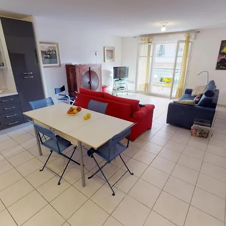 13rp - Grand 3p Plein Centre Avec Terrasse Et Parking *