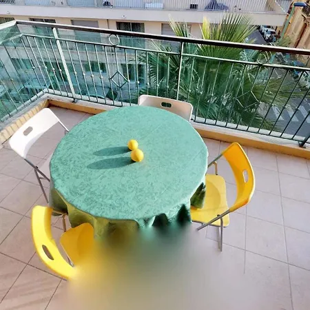 13rp - Grand 3p Plein Centre Avec Terrasse Et Parking Appartement *